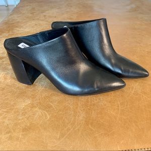 Black Steve Madden 4 inch black leather mules Size 8